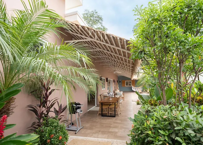 Сasa de vacaciones Close To - Gated Community - Salom